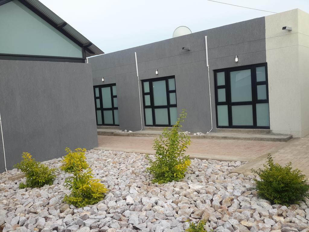 Tsumeb Guesthouse Kamho Dış mekan fotoğraf