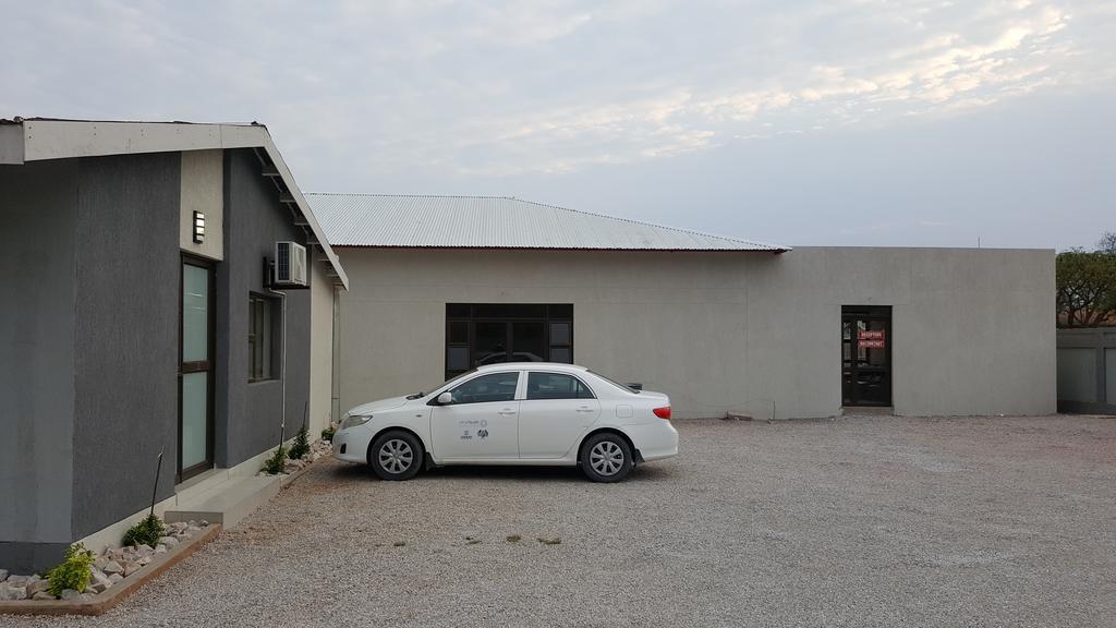 Tsumeb Guesthouse Kamho Dış mekan fotoğraf