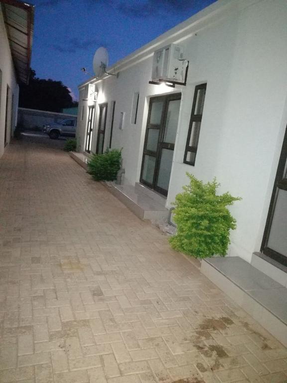 Tsumeb Guesthouse Kamho Dış mekan fotoğraf