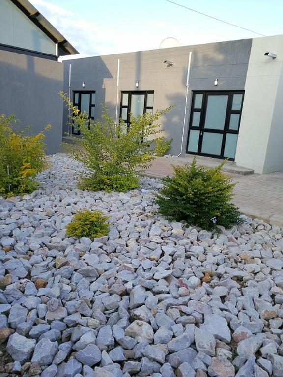 Tsumeb Guesthouse Kamho Dış mekan fotoğraf