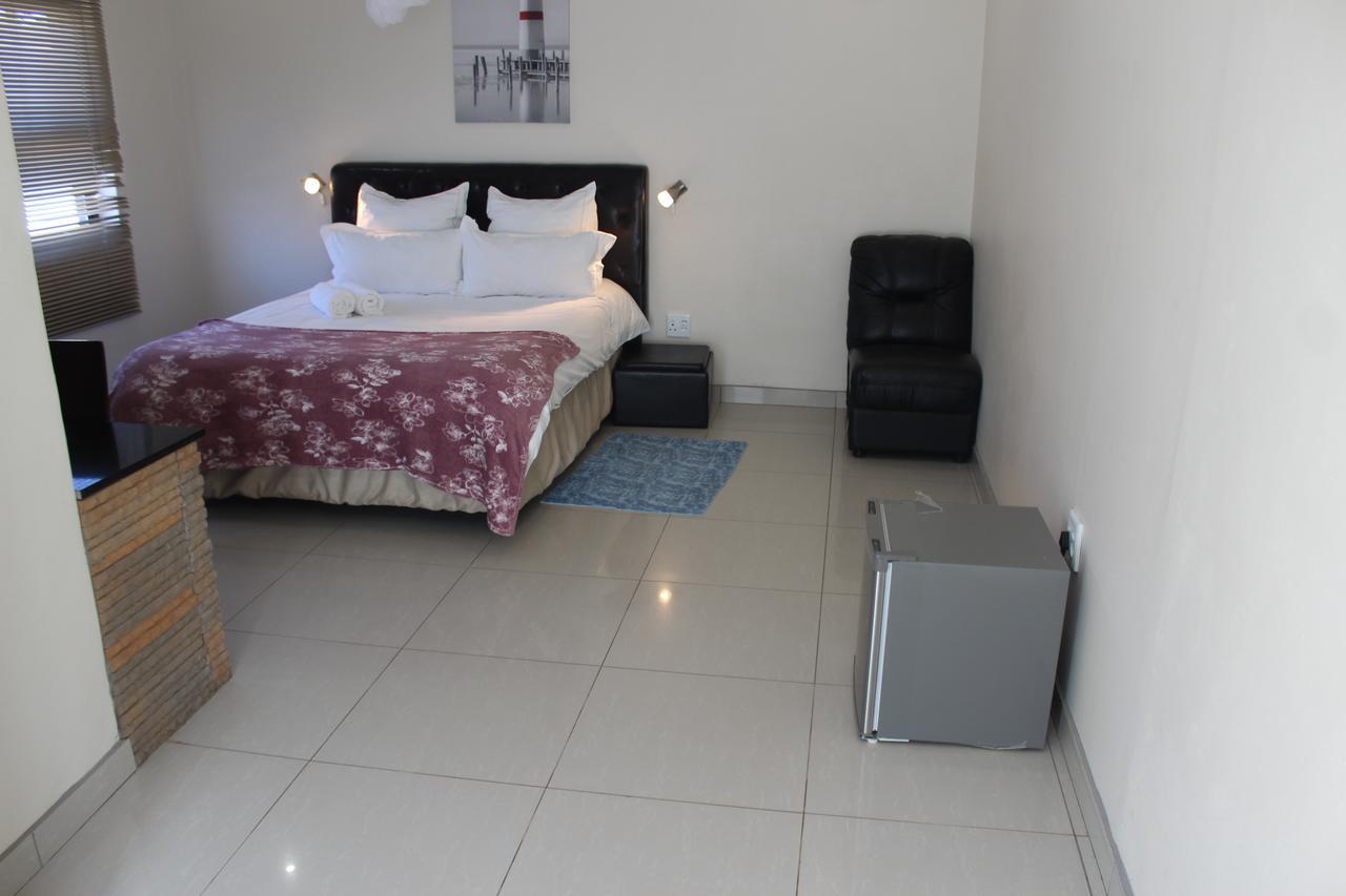 Tsumeb Guesthouse Kamho Dış mekan fotoğraf