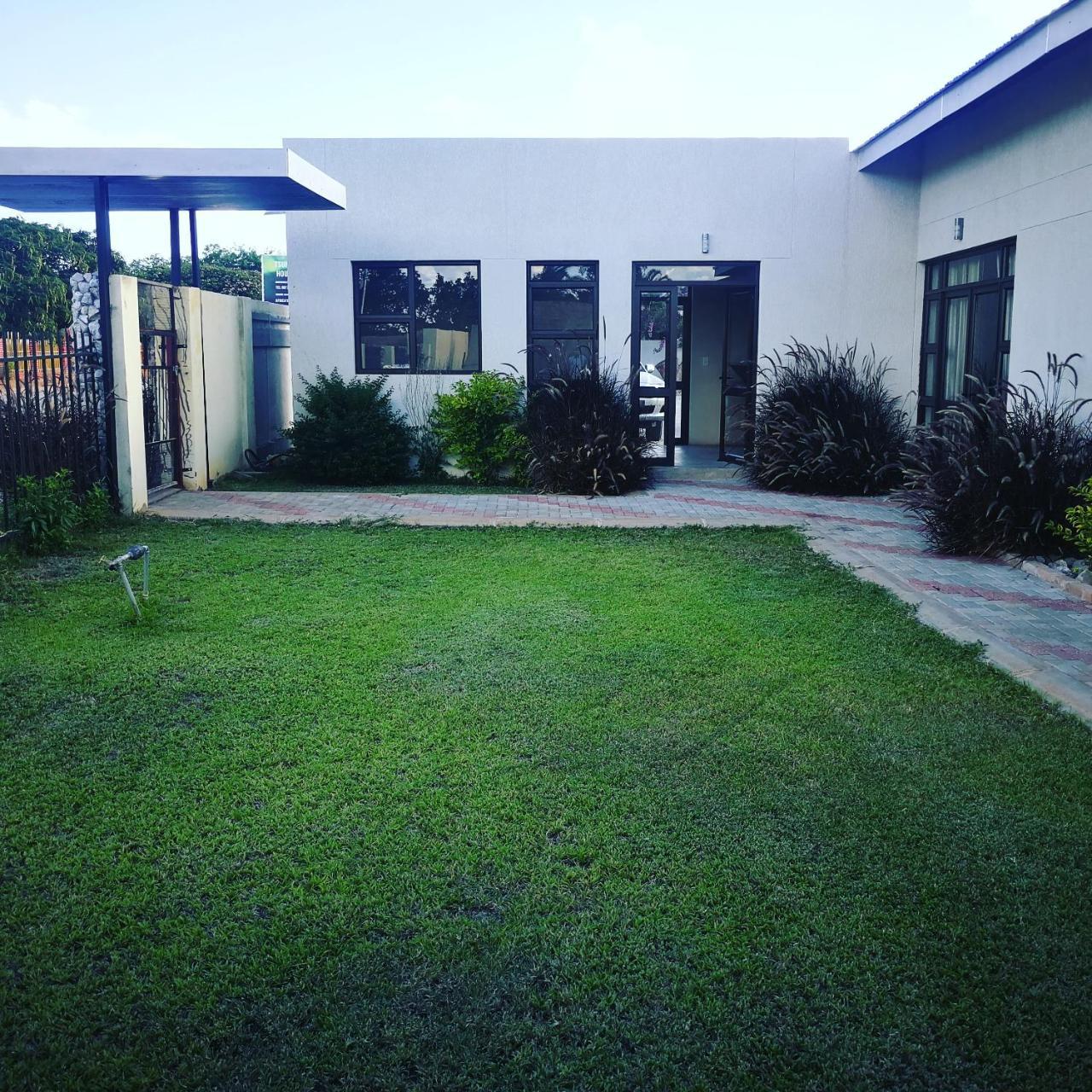 Tsumeb Guesthouse Kamho Dış mekan fotoğraf